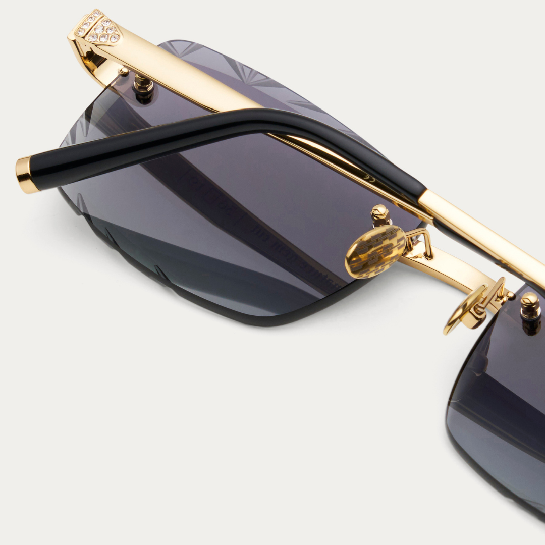 ICED BLACK TINT SIGNATURE GEM CUT